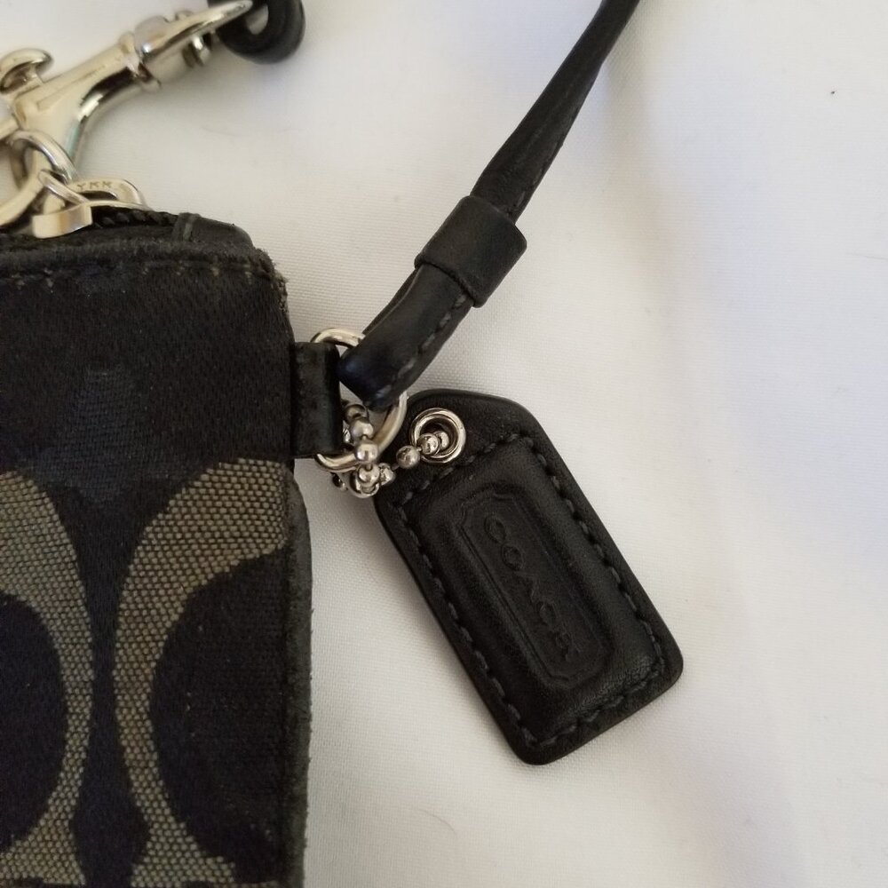 Authentic Coach Signature Black Canvas Leather Wristlet - Picture 5 of 5